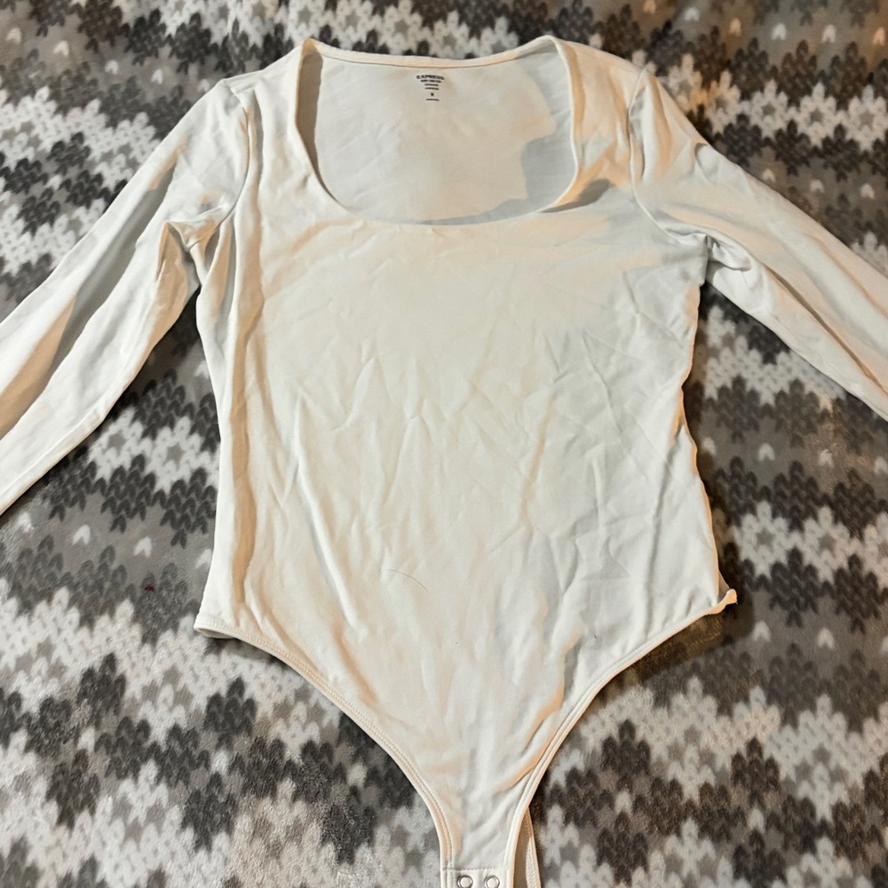 Express Cream Body Contour Top